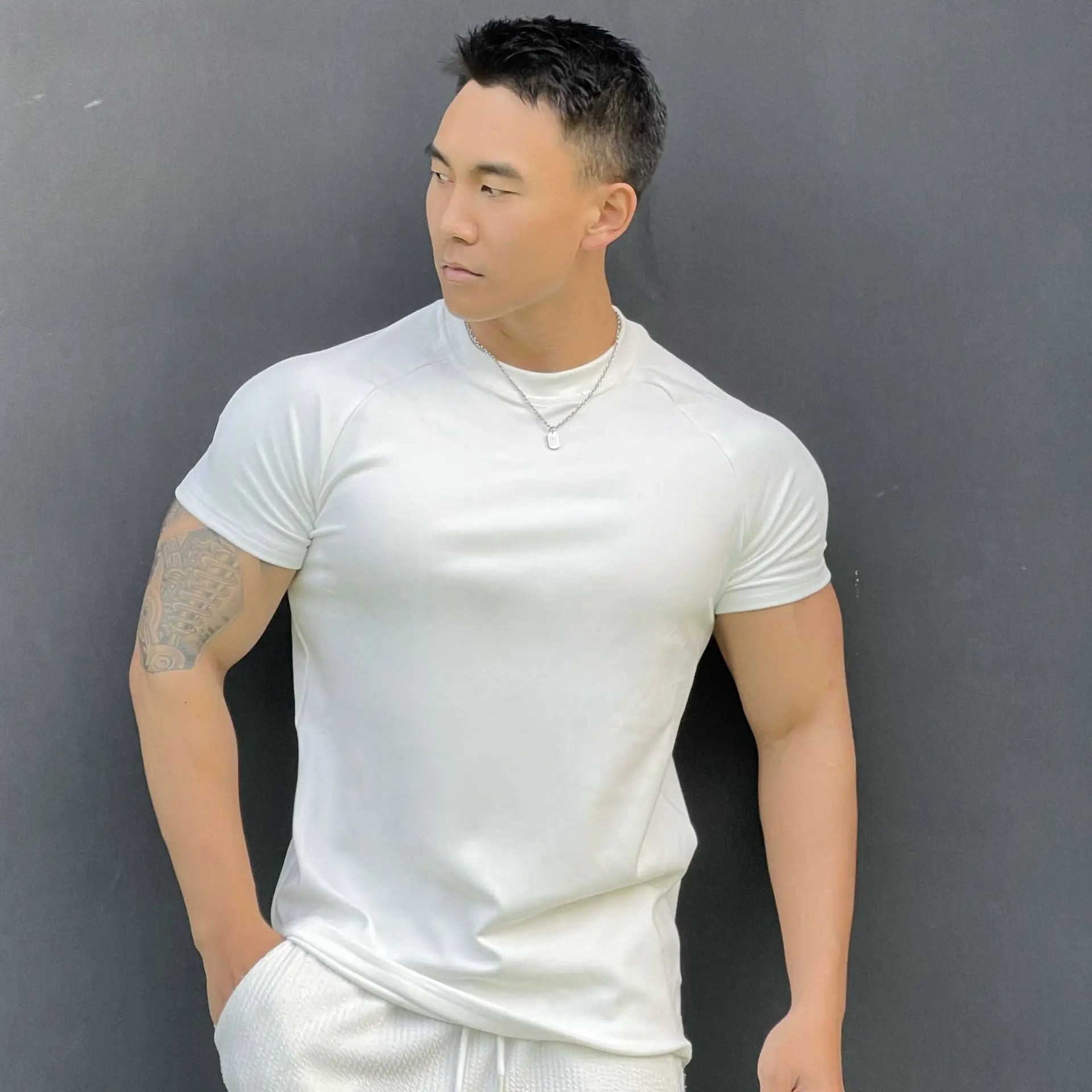 VELVET SPORTS SHORT-SLEEVE TEE