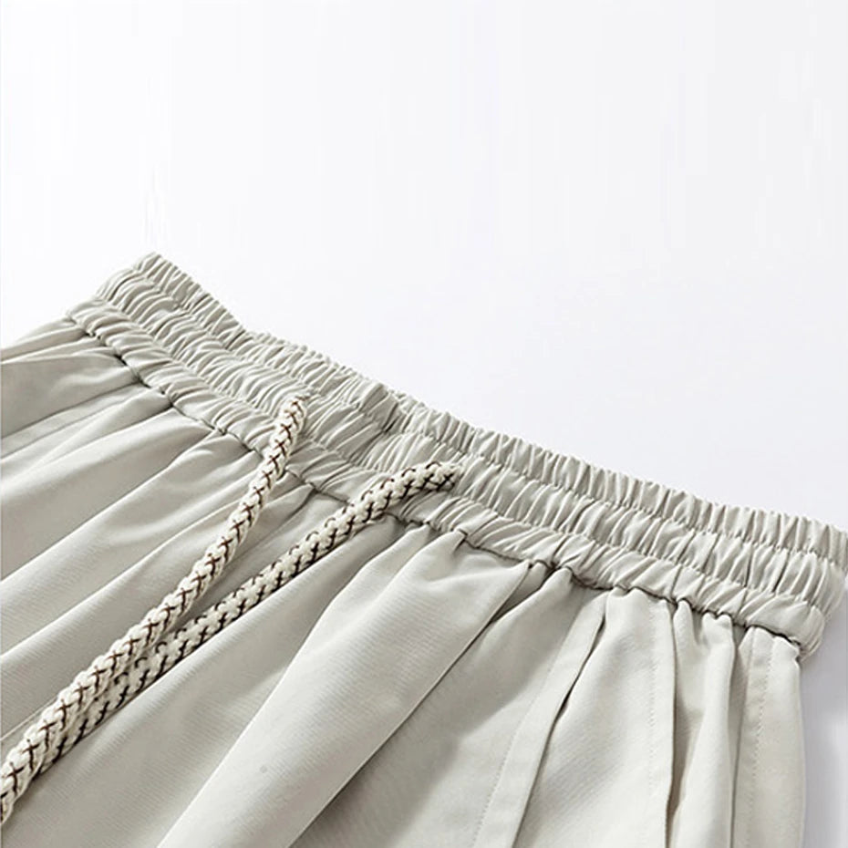 PLUS SIZE CARGO SHORTS WITH ELASTIC WAIST