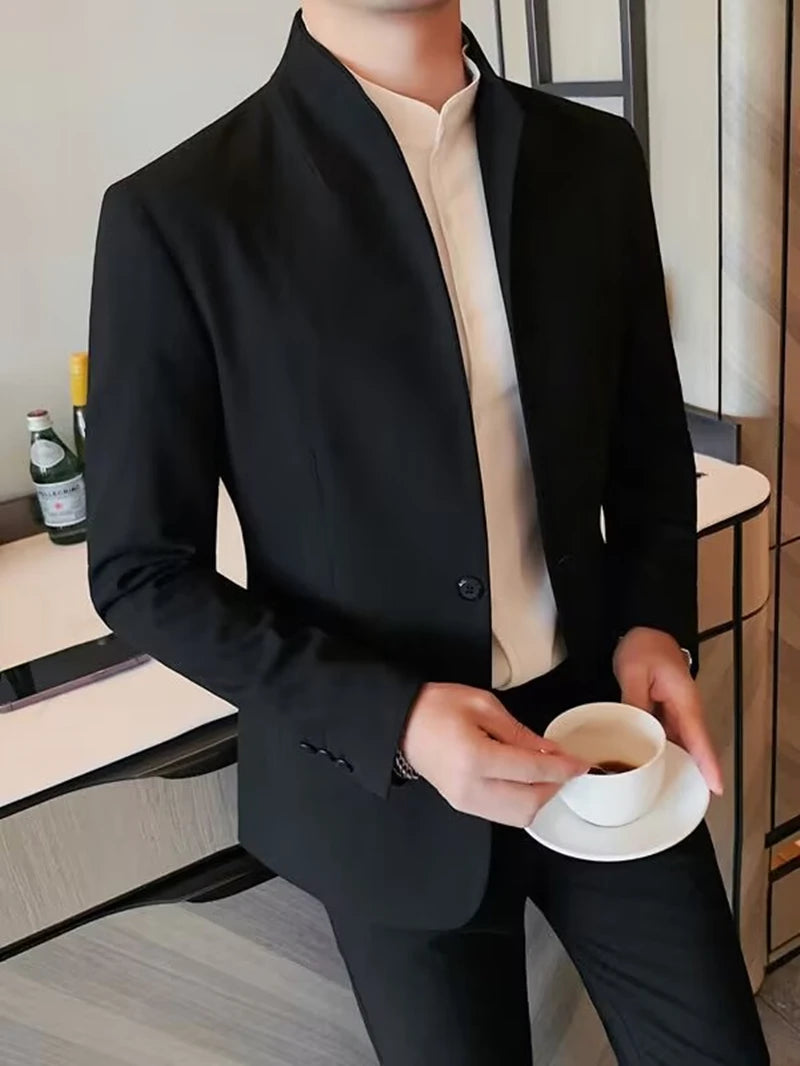 SINGLE-BREASTED WHITE & BLACK BLAZER